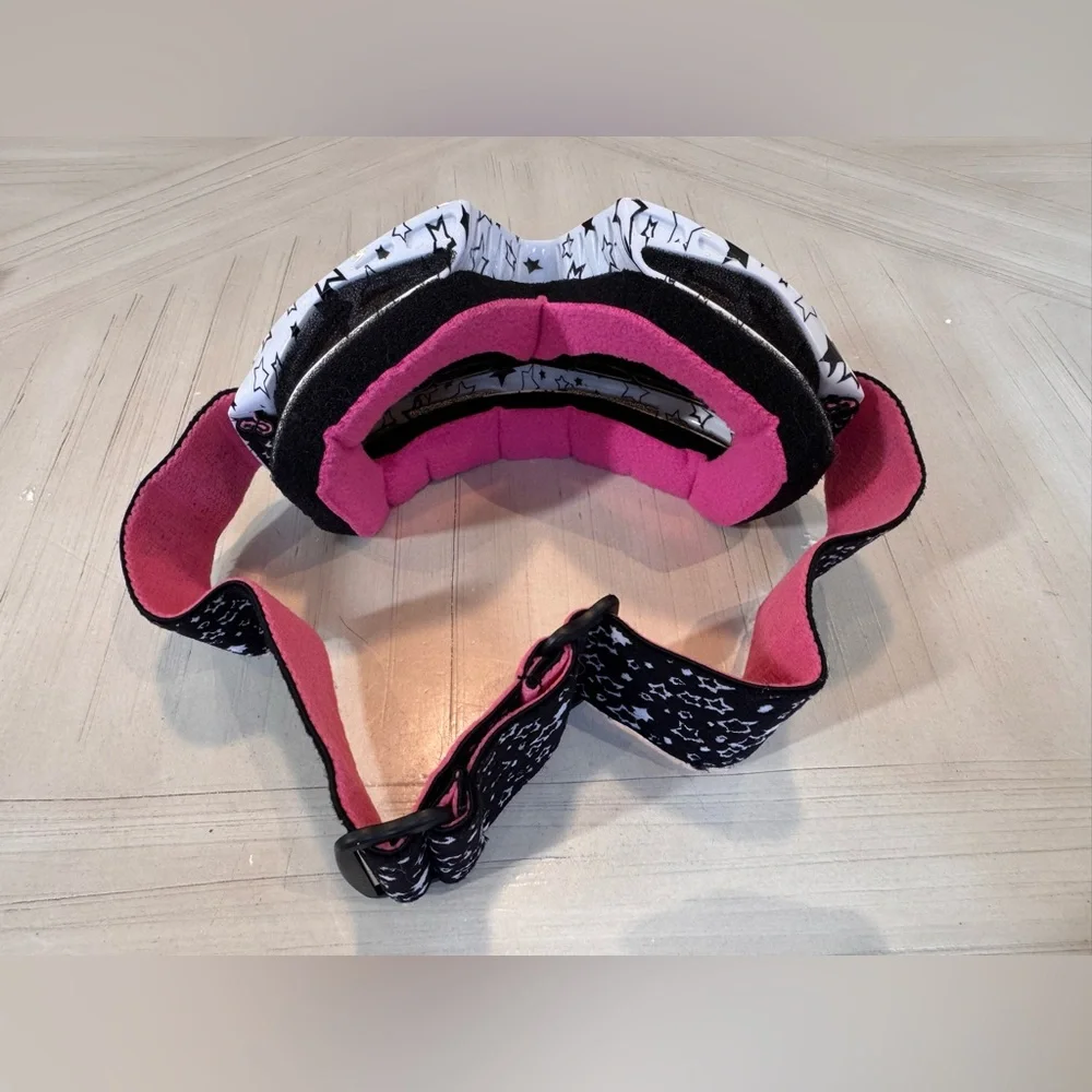 ❄️ Spy Targa Snow Goggles – White, Black & Pink Star Pattern ❄️ Youth Mini